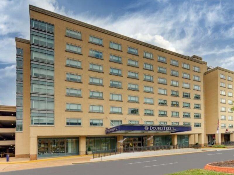 Doubletree By Hilton St. Louis Forest Park מראה חיצוני תמונה