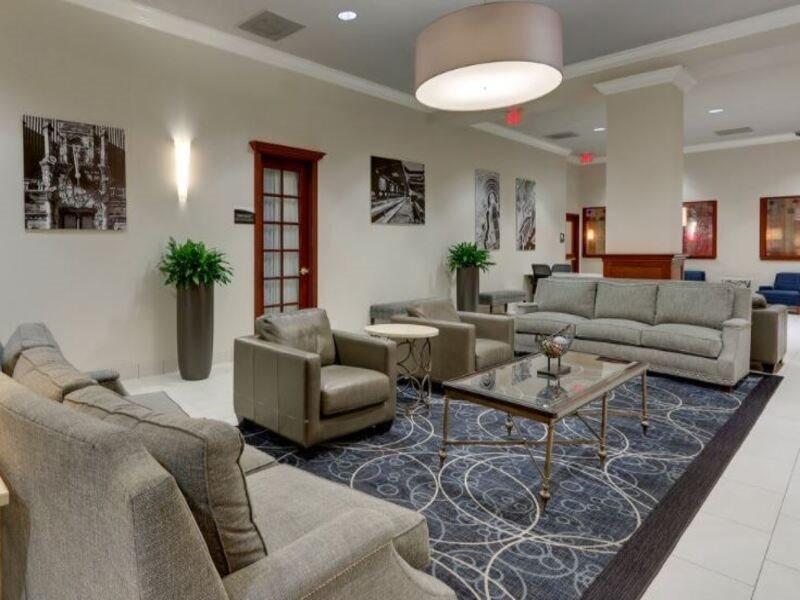 Doubletree By Hilton St. Louis Forest Park מראה חיצוני תמונה