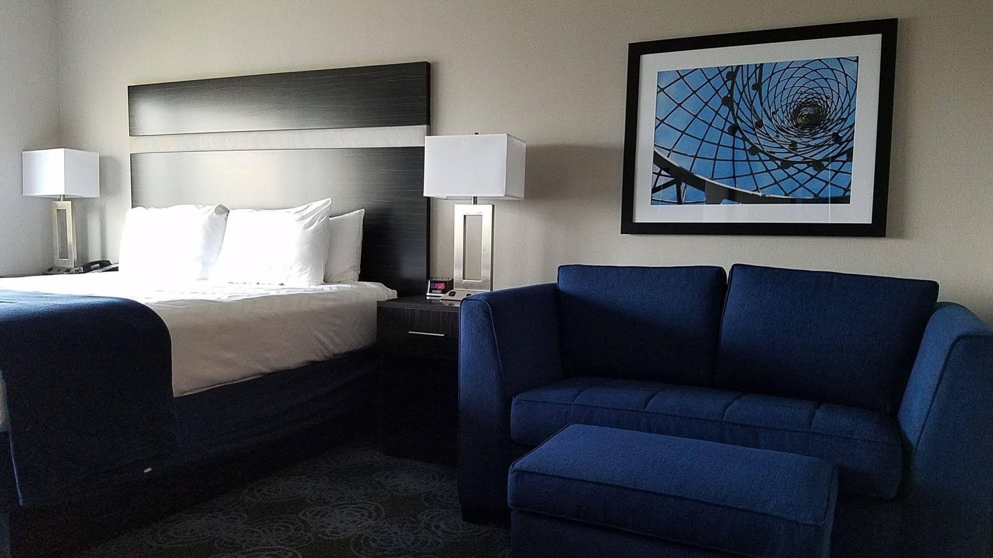Doubletree By Hilton St. Louis Forest Park מראה חיצוני תמונה