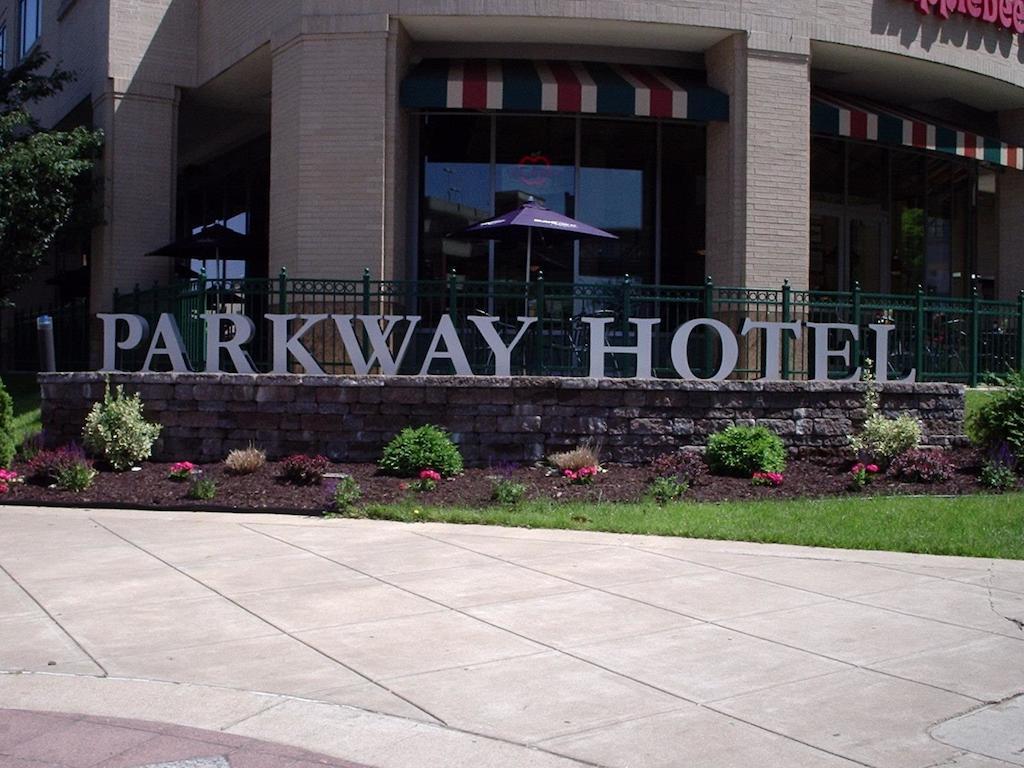 Doubletree By Hilton St. Louis Forest Park מראה חיצוני תמונה