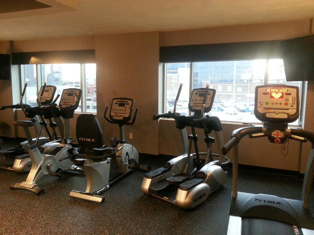 Doubletree By Hilton St. Louis Forest Park מראה חיצוני תמונה