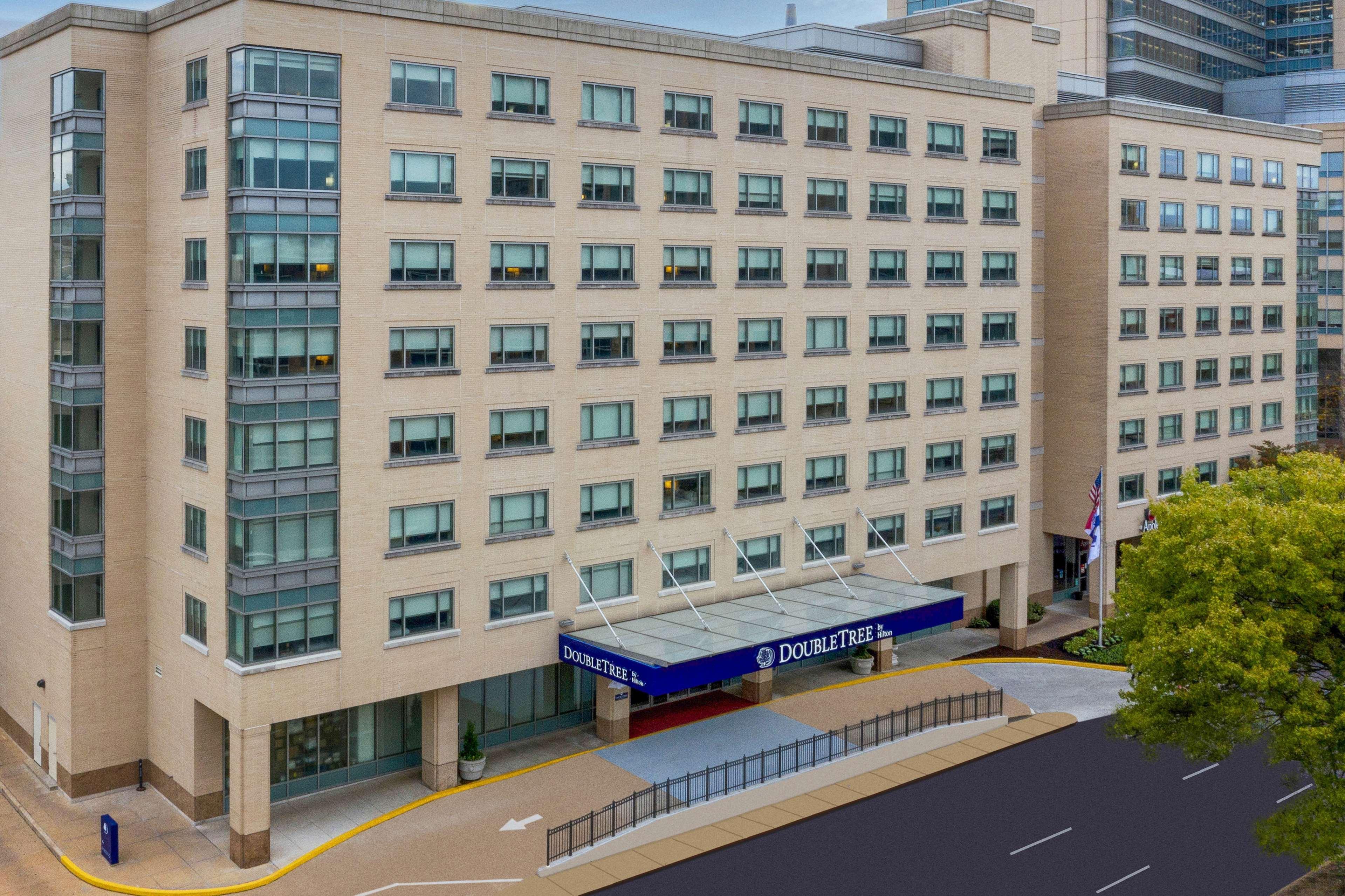 Doubletree By Hilton St. Louis Forest Park מראה חיצוני תמונה