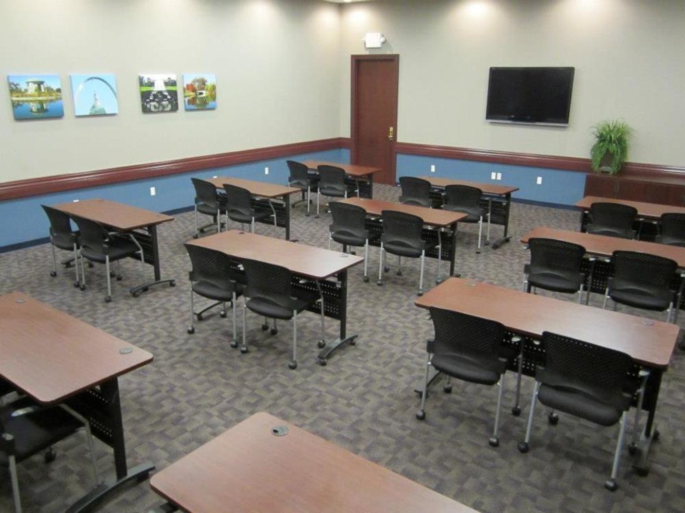 Doubletree By Hilton St. Louis Forest Park מראה חיצוני תמונה