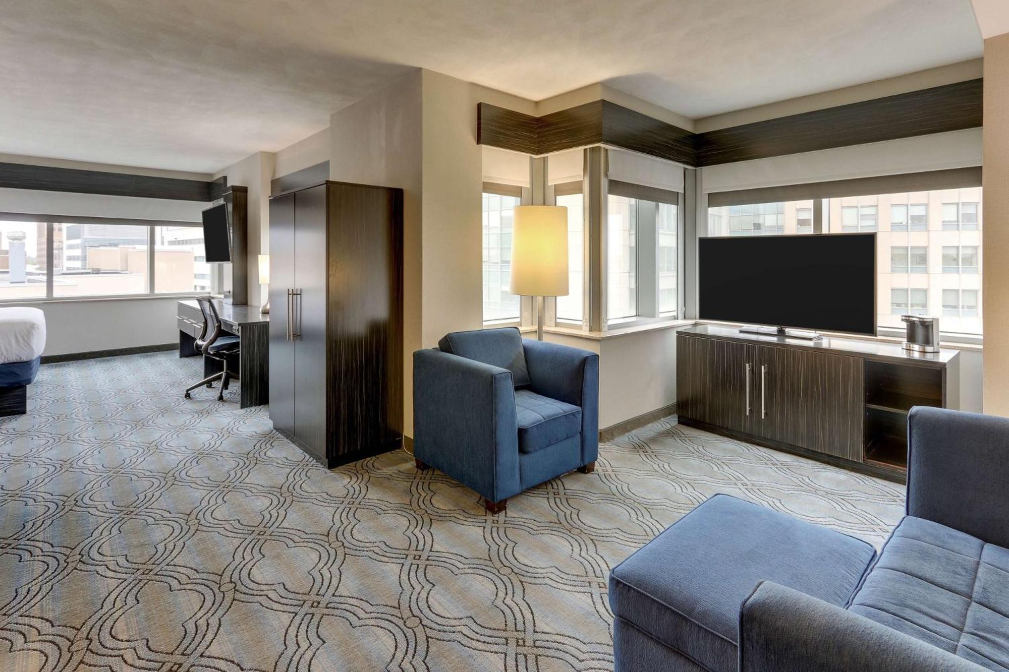 Doubletree By Hilton St. Louis Forest Park מראה חיצוני תמונה