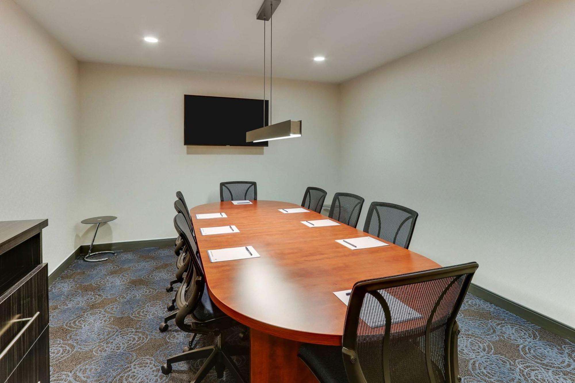 Doubletree By Hilton St. Louis Forest Park מראה חיצוני תמונה