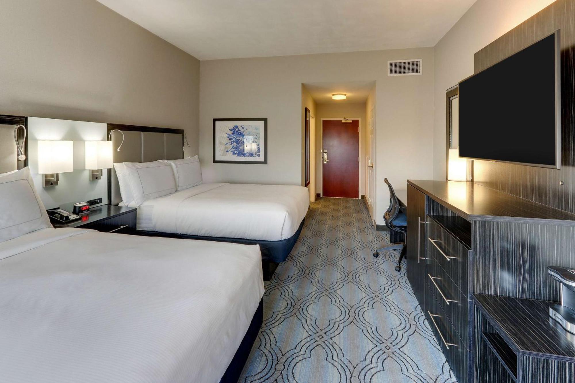 Doubletree By Hilton St. Louis Forest Park מראה חיצוני תמונה